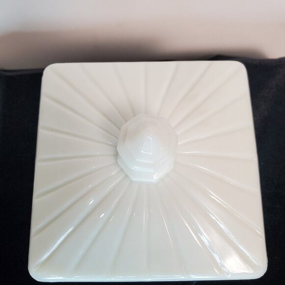Vintage Westmoreland Milk Glass Old Quilt Covered Candy Dish Square 40/50s White - Picture 5 of 15